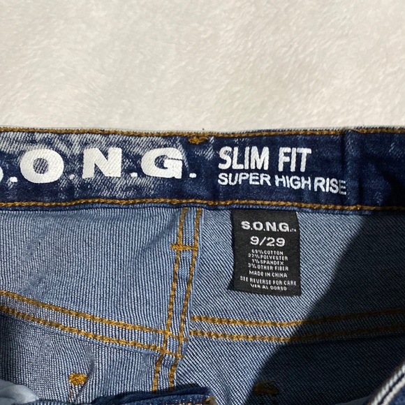 NWOT Ladies Jeans size 9 - Picture 2 of 10